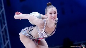 uzb 40556 ikromova takhmina sfe07752 copia simone ferraro ph